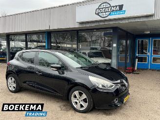damaged passenger cars Renault Clio 0.9 TCe Expression Navigatie Airco Cruise 2012/12
