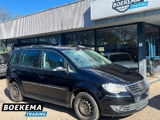 Vaurioauto  passenger cars Volkswagen Touran 2.0 TDI 170PK Highline Stoelverw. Cruise Climate 2008/5