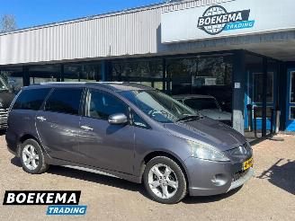 uszkodzony samochody osobowe Mitsubishi Grandis 2.4-16V InSport 7-Peroons Climate Cruise LPG 2011/1