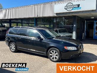 Unfallwagen Volvo V-70 2.5T Kinetic 230PK Automaat Leer Navigatie Cruise 2010/9