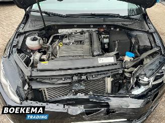 Volkswagen Golf 1.4 TSI Highline DSG Panorama Virtual Stoel/Stuurverw Massage Camera Trekhaak picture 8