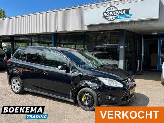 Vaurioauto  passenger cars Ford Grand C-Max 1.6 Trend 7-Persoons Climate Cruise 2012/5