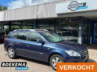 Schadeauto Kia Cee d cee'd 1.4 X-tra Climate PDC Trekhaak 2008/1