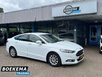 Voiture accidenté Ford Mondeo 2.0 IVCT HEV Titanium Climate Cruise PDC 2016/9