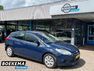 skadebil auto Ford Focus 1.6 EcoBoost 150PK Lease Navigatie Cruise PDC Trekhaak 2012/1
