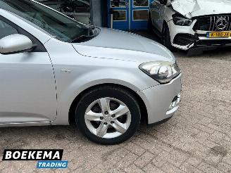 Kia Cee d cee'd 1.4 CVVT Seven Navigatie Airco Cruise Trekhaak picture 7