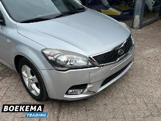 Kia Cee d cee'd 1.4 CVVT Seven Navigatie Airco Cruise Trekhaak picture 6
