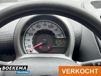 Toyota Aygo 1.0-12V + Automaat Airco Leer picture 15