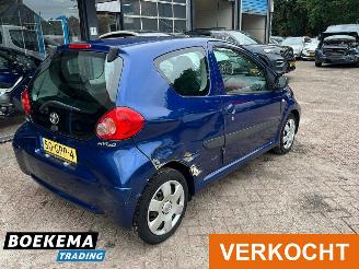 Toyota Aygo 1.0-12V + Automaat Airco Leer picture 2