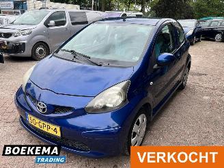Toyota Aygo 1.0-12V + Automaat Airco Leer picture 4