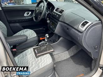 Skoda Fabia 1.6-16V Ambiente Automaat Airco Stoelverwarming PDC Trekhaak picture 18