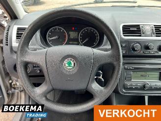 Skoda Fabia 1.6-16V Ambiente Automaat Airco Stoelverwarming PDC Trekhaak picture 20