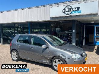 Vaurioauto  passenger cars Volkswagen Golf 1.4 TSI Comfortline Stoelverwarming Airco 2008/5