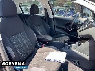 Peugeot 208 1.2 VTi Access Navi Cruise-Control Parkeersensoren Clima picture 14