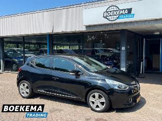 Schadeauto Renault Clio 0.9 TCe Expression Navi Cruise-Control Airco 2013/9