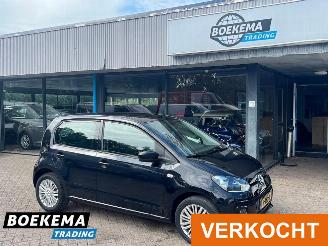 Vaurioauto  passenger cars Volkswagen Up! 1.0 High Up! Stoelverwarming Navigatie 5-Deurs 2014/10
