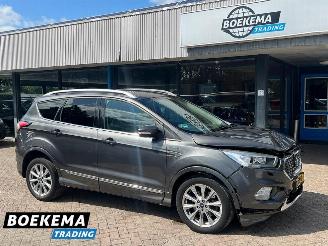 krockskadad bil auto Ford Kuga 1.5 EcoBoost Vignale 180PK Stoel- en stuur verwarming Memory Navi 2018/1