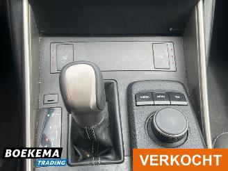 Lexus IS 300h 25th Edition Stoelverwarming Navigatie Parkeercamera picture 27