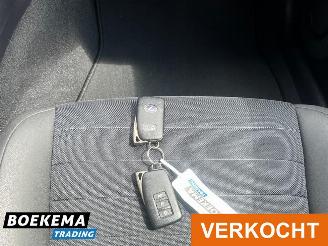 Lexus IS 300h 25th Edition Stoelverwarming Navigatie Parkeercamera picture 28