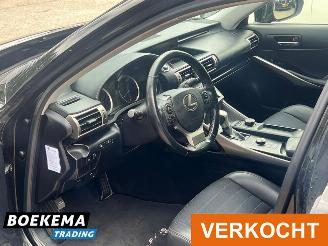 Lexus IS 300h 25th Edition Stoelverwarming Navigatie Parkeercamera picture 15