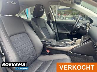 Lexus IS 300h 25th Edition Stoelverwarming Navigatie Parkeercamera picture 21