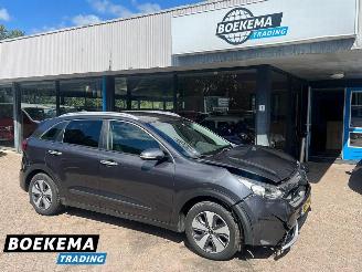 krockskadad bil auto Kia Niro 1.6 GDi Hybrid Dynamic Navi Cruise 2018/4