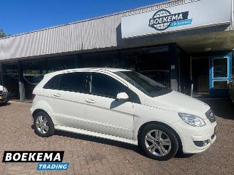 Damaged car Mercedes B-klasse 180 CDI Navi Clima Leer Speedlimiter 2009/12