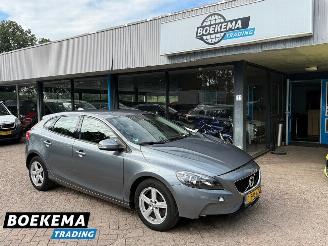 Schadeauto Volvo V-40 2.0 T2 Nordic Navigatie Cruise Climate PDC 2018/3