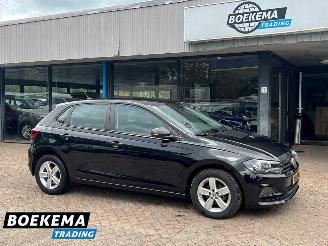 krockskadad bil auto Volkswagen Polo 1.0 Highline Navigatie Cruise Airco 5-Deurs 2018/3