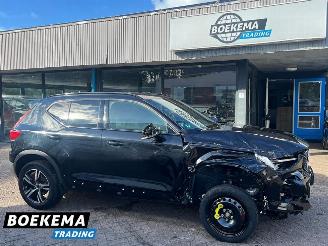 Vaurioauto  passenger cars Volvo XC40 2.0 B3 Plus Dark Harman Kardon Memory WinterPakket Navigatie Trekhaak 2023/9