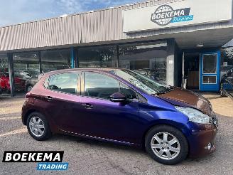 krockskadad bil auto Peugeot 208 1.2 e-VTi Active Automaat Cruise Airco 2014/3
