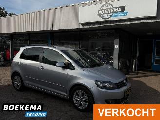 damaged passenger cars Volkswagen Golf plus 1.6 TDI Highline DSG Stoelverwarming Trekhaak 2013/5