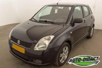 krockskadad bil auto Suzuki Swift 1.3 Airco Cool 2010/6