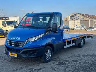 danneggiata veicoli commerciali Iveco Daily 35D18H 3.0 300 Automaat 2024/11