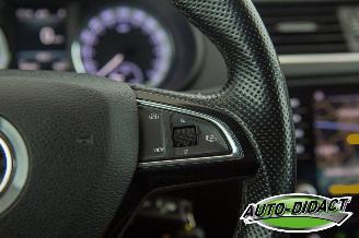 Skoda Octavia 1.0 TSI Automaat Clima Navi Greentech Clever Edition picture 16