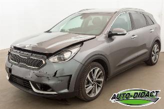 damaged passenger cars Kia Niro 1.6 Automaat Clima Navi Leder Camera 2017/10