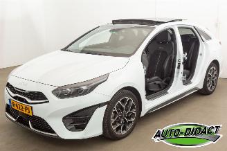 Vaurioauto  passenger cars Kia Proceed 1.5 T-GDi Automaat 87.770 km Pano GT-Line Clima Digi Dash 2022/10