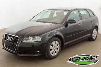 Schadeauto Audi A3 1.6 TDI Clima 2011/6