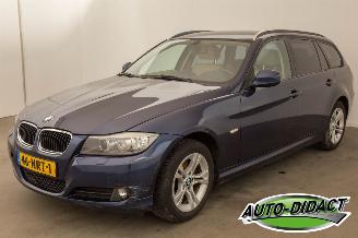 damaged passenger cars BMW 3-serie 320i Automaat Clima Leder Business Line 2010/11