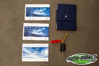 Peugeot 2008 1.2 Airco Navi 78.059 km picture 19