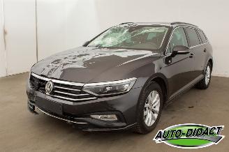 Unfallwagen Volkswagen Passat 1.6 TDI Automaat Clima Navi Camera 2019/11