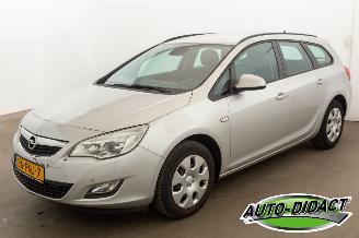 skadebil auto Opel Astra Sports Tourer 1.4 Edition Clima Navi 2011/2