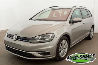 krockskadad bil auto Volkswagen Golf 1.4 111.168 km Clima Navi Camera 2018/3