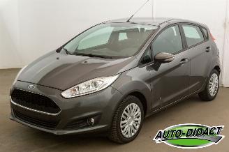 krockskadad bil auto Ford Fiesta 1.5 TDCi 122.160 km Airco 2016/11