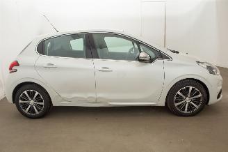 Peugeot 208 1.2 PureTech Automaat 107.250 km Navi Clima Allure picture 39