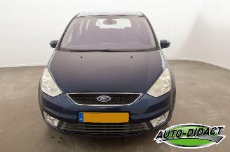 Ford Galaxy 2.0-16V 7p. Clima Ghia Limited picture 33
