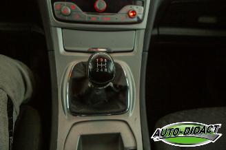 Ford Galaxy 2.0-16V 7p. Clima Ghia Limited picture 9