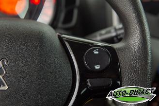 Peugeot 108 1.0 e-VTi  106.332 km Airco Active picture 14