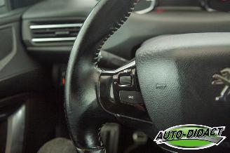 Peugeot 308 1.6 BlueHDi Clima Navi Camera Feline picture 13