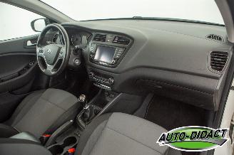 Hyundai I-20 Coupé 1.0 69.916 km Open Pano Clima Navi Camera picture 18